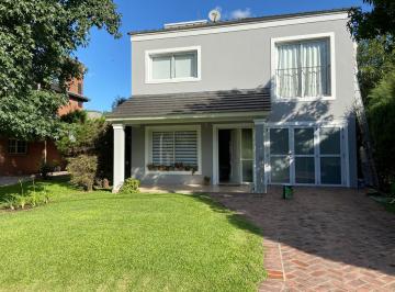 Casa · 184m² · 5 Ambientes · 2 Cocheras · Casa en Venta 5 Ambientes Country Club Banco Provincia con Pileta 1 Lote
