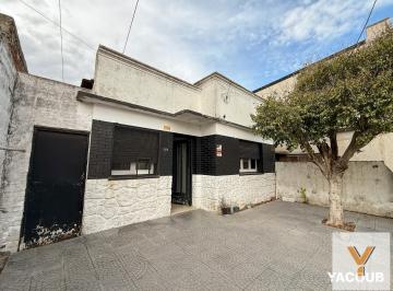 Casa · 126m² · 5 Ambientes · Casa en Venta - 4 Dorm. 1 Baño - La Plata