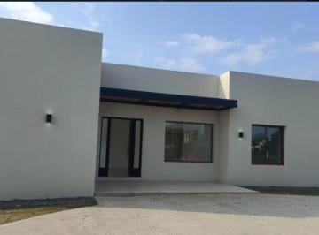 Casa · 140m² · 5 Ambientes · 2 Cocheras · Casa en Los Alcanfores