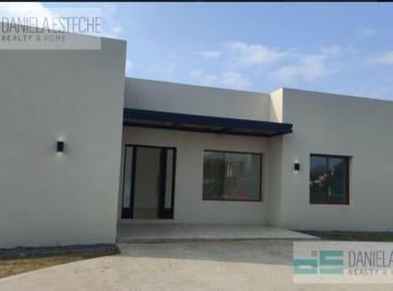 Casa · 140m² · 5 Ambientes · 2 Cocheras · Casa en Los Alcanfores