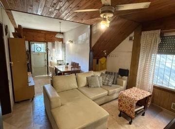 Casa · 300m² · 7 Ambientes · 1 Cochera · Casa Dos Plantas 3 Ambientes con Galpon