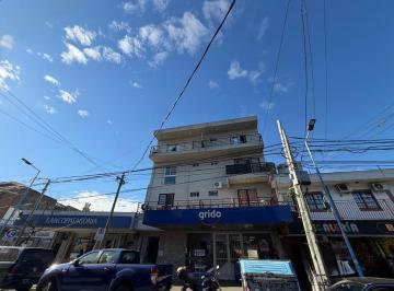 Departamento · 55m² · 3 Ambientes · Tres Ambientes Céntrico en Alquiler - ID 3669
