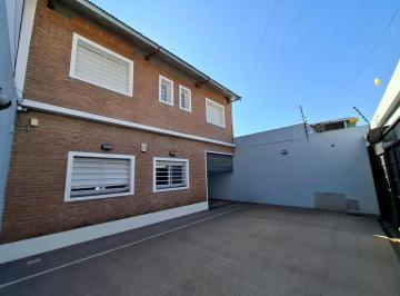 Casa · 200m² · 5 Ambientes · 4 Cocheras · Moderna Propiedad, Totalmente Nueva, Lote 8,66 X 24,16