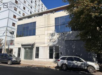Local comercial · 2000m² · Fábrica/ Depósito con Local en Venta Y/o Alquiler, Zona Villa Gral. Mitre