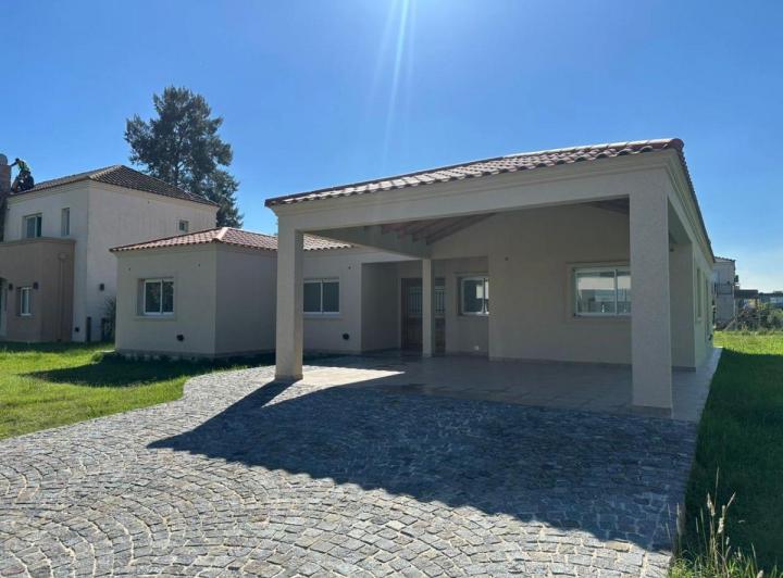 Casa · 178m² · 5 Ambientes · 2 Cocheras