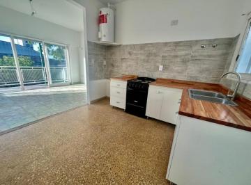Departamento · 84m² · 4 Ambientes · Se Vende Departamento Cuatro Amb, Remodelado, con Espacio Aereo!