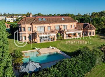 Casa · 824m² · 10 Ambientes · Casa en Venta en La Lomada de Pilar