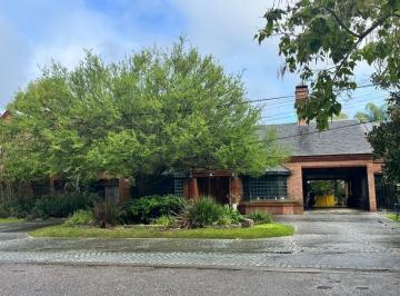 Casa · 378m² · 8 Ambientes · 5 Cocheras · Gran Casa en Venta 8 Amb Barrio Náutico Escobar Apto Crédito