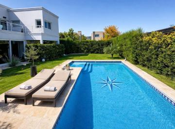 Casa · 312m² · 6 Ambientes · 8 Cocheras · Venta Casa en Los Alisos, Nordelta, 4 Dorm., Apto Crédito.