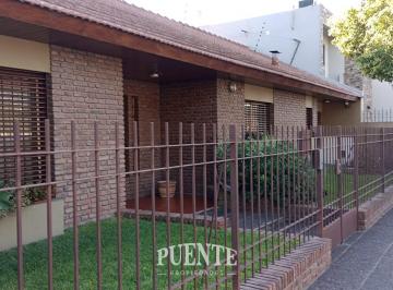 Casa · 190m² · 3 Dormitorios · 3 Cocheras · Casa en Banfield Oeste