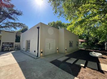 Casa · 140m² · 4 Ambientes · 1 Cochera · Casa en Country Club Mapuche