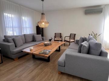 Casa · 253m² · 6 Ambientes · 4 Cocheras · Casa en Venta en Los Castores, Nordelta, Tigre