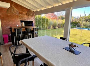 Casa · 253m² · 6 Ambientes · 4 Cocheras · Casa en Venta en Los Castores, Nordelta, Tigre