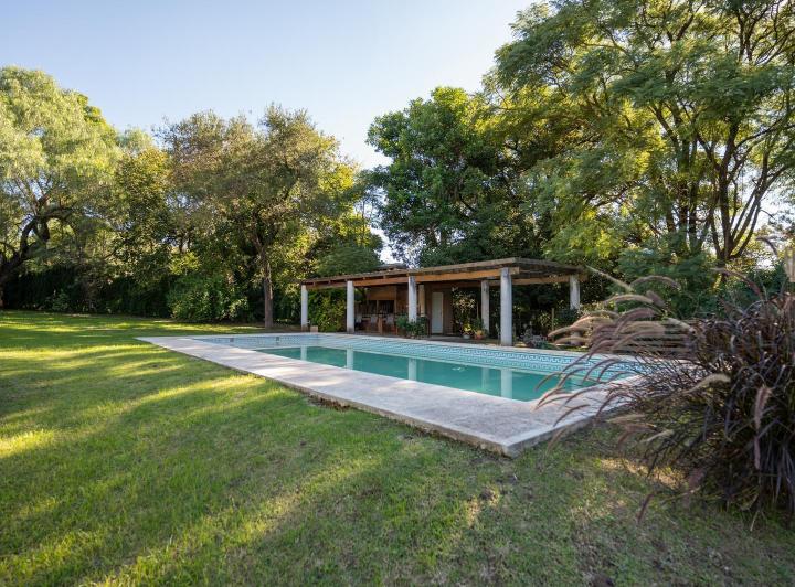 Casa · 480m² · 12 Ambientes · 2 Cocheras
