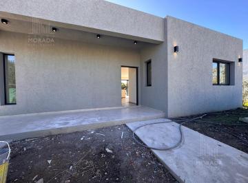 Casa · 580m² · 4 Ambientes · 3 Cocheras · Casa en Venta en Pilar, Barrio Santa Lucia, Pilar del Este