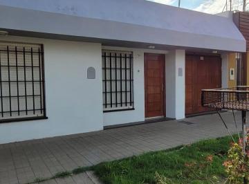 Casa · 192m² · 2 Ambientes · 1 Cochera · Casa en Venta en San Lorenzo