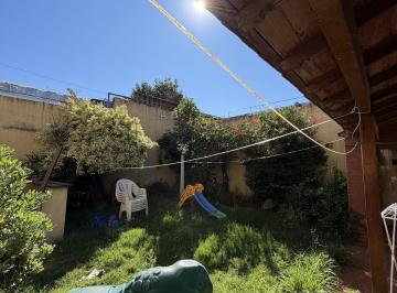 Casa · 177m² · 4 Ambientes · 2 Cocheras · Casa 4 Amb en Paternal con Jardín