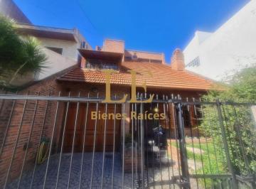 Casa · 250m² · 4 Ambientes · 2 Cocheras · Venta Casa en Ramos Mejía
