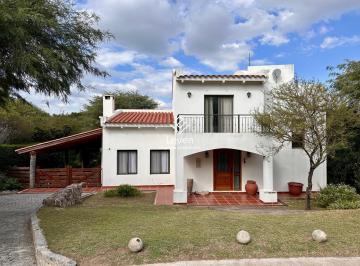 Casa · 359m² · 8 Ambientes · 2 Cocheras · Casa 3 Dorm. B° El Calicanto, La Calera, Villa Warcalde