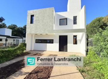 Casa · 86m² · 6 Ambientes · 1 Cochera · Casa en Venta en Villa Catalina
