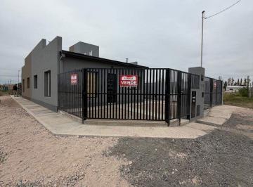 Casa de 3 ambientes, General Roca · Casa en Venta en General Roca