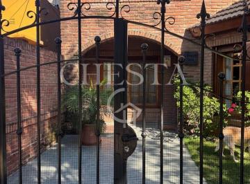 Casa · 290m² · 6 Ambientes · 3 Cocheras · Casa Chalet en Venta en Pilar, G. B. a. Zona Norte, Argentina