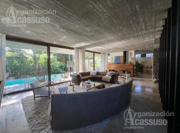 Casa · 338m² · 5 Ambientes · 2 Cocheras · Casa en Venta Punta Chica