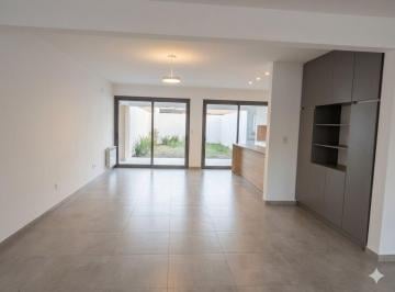 PH · 196m² · 5 Ambientes · 2 Cocheras · PH en Venta en Mansos del Sur