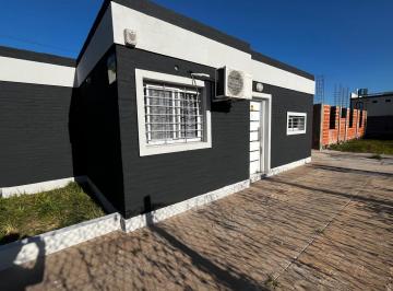 Casa · 200m² · 3 Dormitorios · 2 Cocheras · Casa con Gran Futuro en Zona Norte! Oportunidad