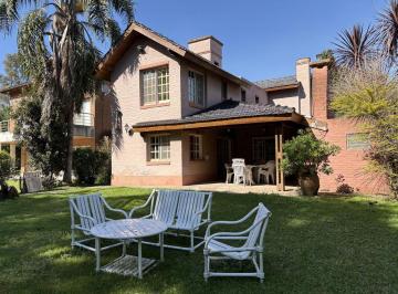 Casa · 180m² · 5 Ambientes · 1 Cochera · Casa en Venta en Barrio Náutico Escobar - a Reciclar - Apto Crédito