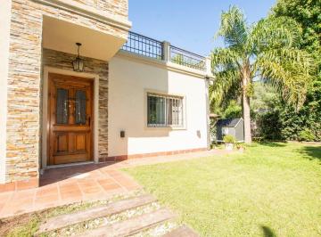 Casa · 156m² · 4 Ambientes · 2 Cocheras · Venta Casa 4 Ambientes C/ Parque y Piscina