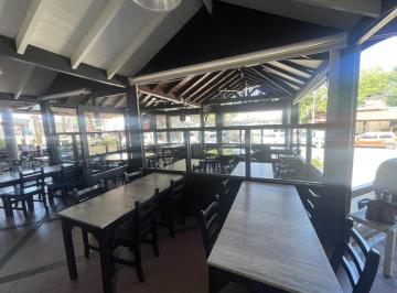 Local comercial · 215m² · 5 Ambientes · 1 Cochera · Av Shaw Entre Cangrejo y Corvina