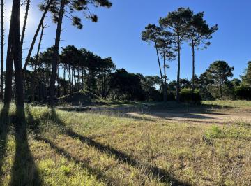 Terreno · 1112m² · Lote en Venta Bosques Pinamar, a 100 m de La Laguna