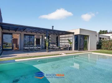Casa · 190m² · 5 Ambientes · 2 Cocheras · Casa a La Venta en Prados del Oeste, Moreno