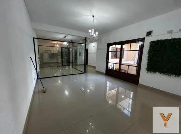 Oficina comercial · 120m² · 3 Ambientes · Oficina en Alquiler - 3 Baños - Caballito