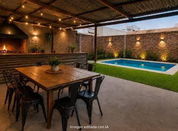 Casa · 148m² · 3 Ambientes · 1 Cochera · Venta Casa Más Galpón en Lote Propio de 9,57x18,30 en Lopez y Planes 4900