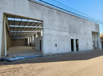 Bodega-Galpón · 860m² · 2 Ambientes · Importante Galpon - Nave Industrial - Zona: Villa Primera
