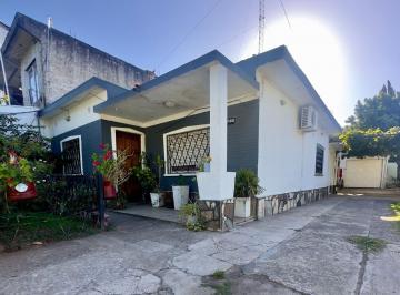 Casa de 3 ambientes, Berazategui · Casa Tipo Americana - Venta - Gutiérrez