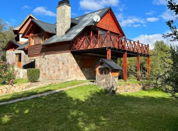 Casa · 249m² · 6 Ambientes · 1 Cochera · Casa - Villa Pehuenia