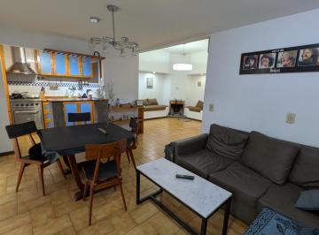 Casa · 90m² · 3 Ambientes · 1 Cochera · Casa en Venta en Platanos!