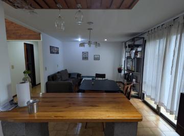 Casa · 90m² · 3 Ambientes · 1 Cochera · Casa en Venta en Platanos!