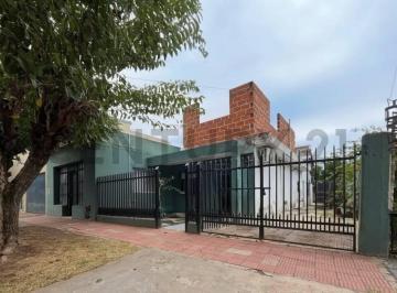 Casa · 130m² · 5 Ambientes · 3 Cocheras · Venta Casa 5 Ambientes Financiacion Acepta Permuta