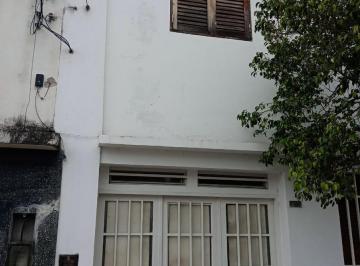 Casa · 2 Dormitorios · Hermosa Propiedad en Alquiler en B° San Vicente!