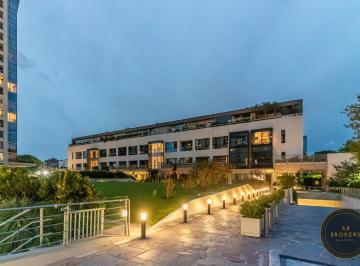 Casa · 345m² · 6 Ambientes · 4 Cocheras · Casa con 4 Cuartos - Terraza con Piscina Propia en Forum Alcorta - 4 Cocheras