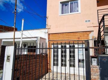 PH · 100m² · 4 Ambientes · 2 Cocheras · Casa PH Frente