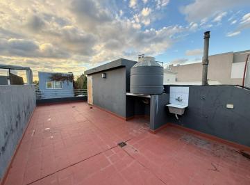 PH · 82m² · 2 Ambientes · PH en Alquiler. Terraza Propia. 2 Ambientes
