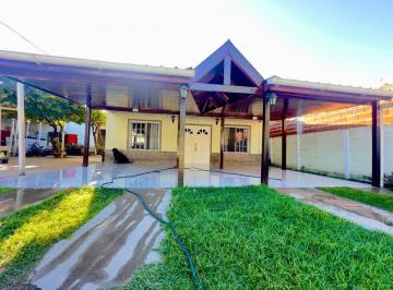 Casa de 3 ambientes, Berazategui · Casa en Venta con 300 m² de Terreno y 2 Habitaciones en Juan María Gutiérrez