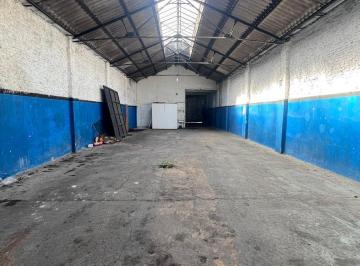 Bodega-Galpón · 218m² · 3 Ambientes · 15 Cocheras · Galpón en Lanús Este