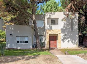 Casa · 255m² · 7 Ambientes · Casa en Venta - 6 Dorm. 6 Baños - Pinamar