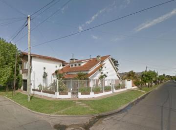 Casa · 170m² · 4 Ambientes · 1 Cochera · Casa en Venta - 3 Dorm. 2 Baños - San Isidro